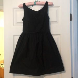 Cute little black dress.